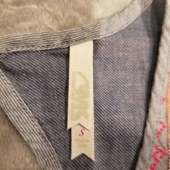 MK Womens Sleeveless Denim Embroidered Top Keyhole Back Blue Small Cotton - Picture 6 of 8